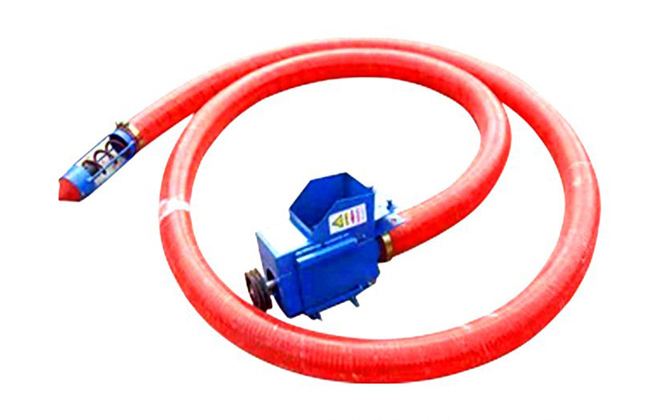 可直接卡在貨車箱的加高壁上，可彎曲可移動(dòng)，并對谷物有粗略的清選和脫水作用