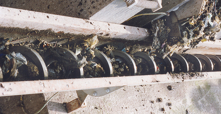 無軸，沒有中心軸，承載力小